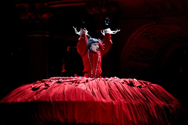 Ledi Gaga saņēmusi savu mākslas objektu pludmalē Rio de Žaneiro