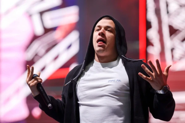 Потери звукозаписывающего лейбла за время службы певца составят около 5 миллионов евро.