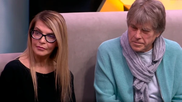 Встретила дорогого отца.