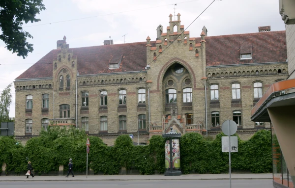 Rīgas 1. slimnīcā pastiprināti pasākumi gripas epidēmijas dēļ