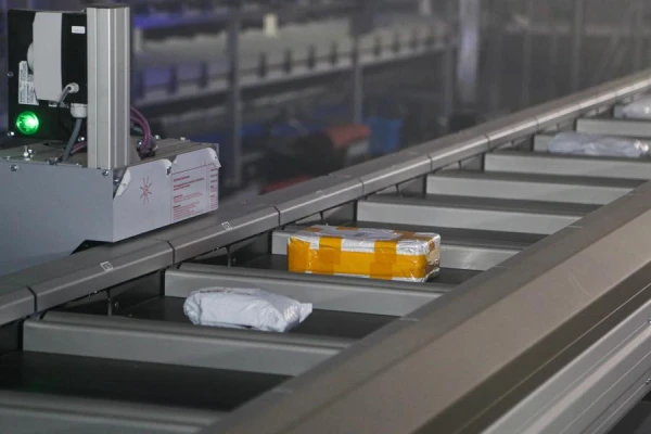 ES ievieš 3 eiro maksu par lētiem sūtījumiem no ārvalstīm, galvenokārt no Ķīnas