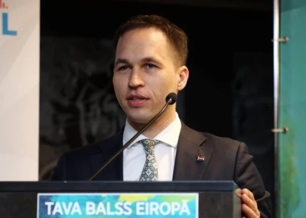 Latvijas eksports uz Krieviju «pilnīgi amorāls» — profesors