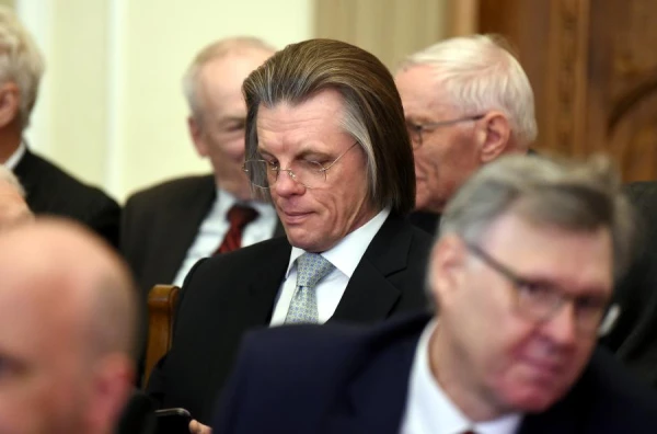 Ja kādam esmu vajadzīgs, zina, kur mani atrast — Repše atzina pagātnes kļūdas