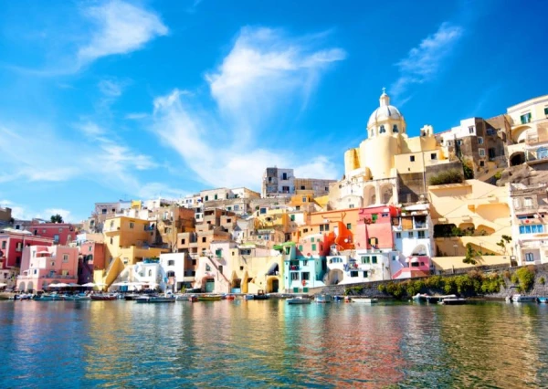 «Ierašanās savu priekšgājēju pilsētā man atnesa mieru»: kā Itālijā aug sakņu tūrisms