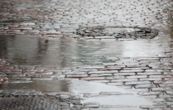 Starp ciklonu un anticiklonu - par laiku pirmdien
