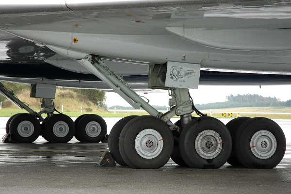 Noziedzīgā eksporta: Latvija «apavina» Krievijas bumbvedējus un haubices