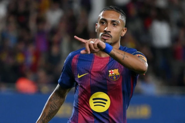 Rafinja netika iekļauts FIFA 2025. gada simboliskajā izlasē, lai gan viņš guva 34 vārtus un izdarīja 26 rezultatīvas piespēles 57 mačos par «Barselonu»