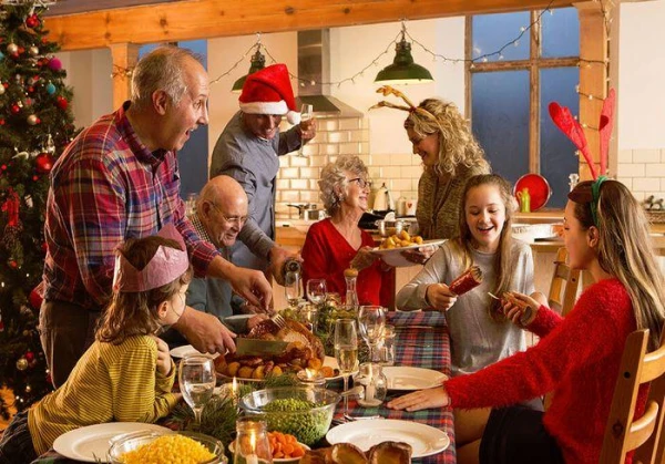 Nosaukta valsts, kas tērē rekordlielas summas Ziemassvētku dāvanām