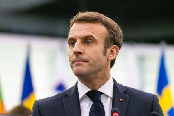 Makrons maina orientāciju? Atklātas Francijas darbības, lai atjaunotu dialogu ar Krieviju