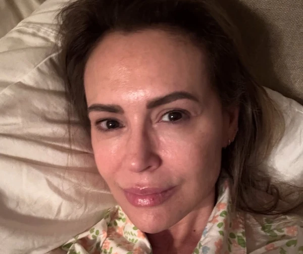 В чем же секрет ее молодости, гадают поклонники.