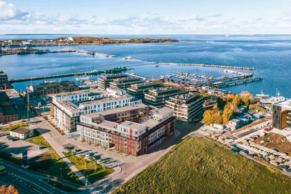 Живописные локации обычно сопровождаются неподъемными ценами.