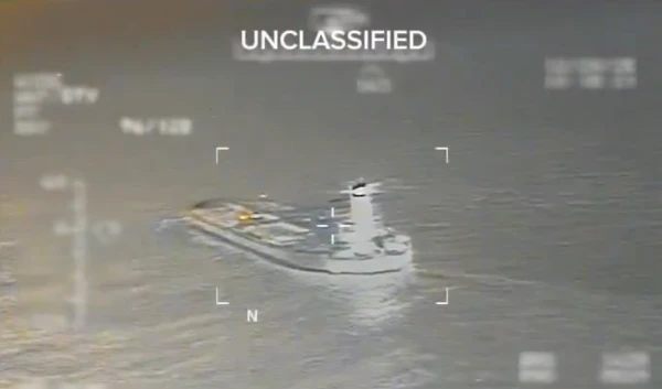 ASV neatdos pie Venecuēlas aizturētos tankkuģus un naftu — Tramps