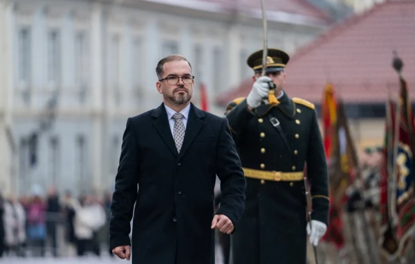 Министр обороны господин Каунас всегда на страже Литвы.