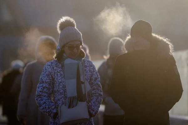 Stiprā sals tuvojas: Latvijā būtiski atdzisīs — sinoptiķi brīdināja iedzīvotājus