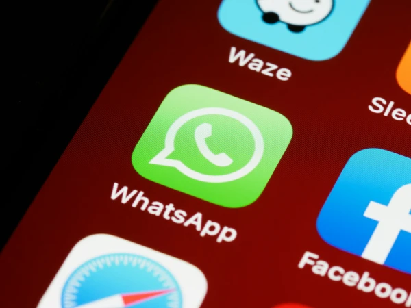 Krievijas pilsoņi iesūdzējuši Roskomnadzoru tiesā — par zvanu bloķēšanu WhatsApp un Telegram