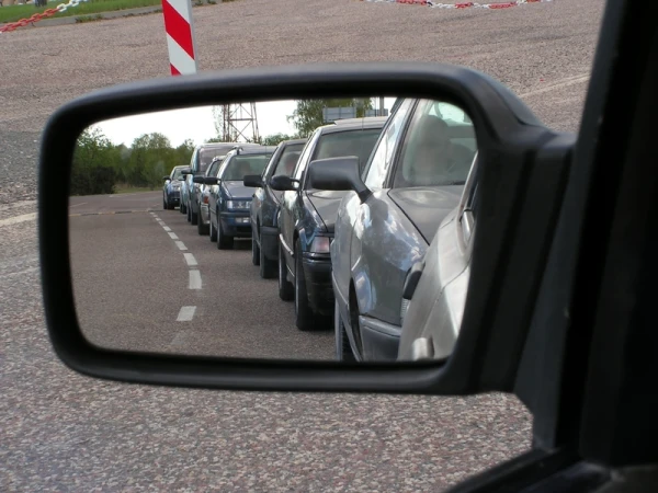 Vāc parakstus par transportlīdzekļa ekspluatācijas nodokļa atcelšanu privātpersonām