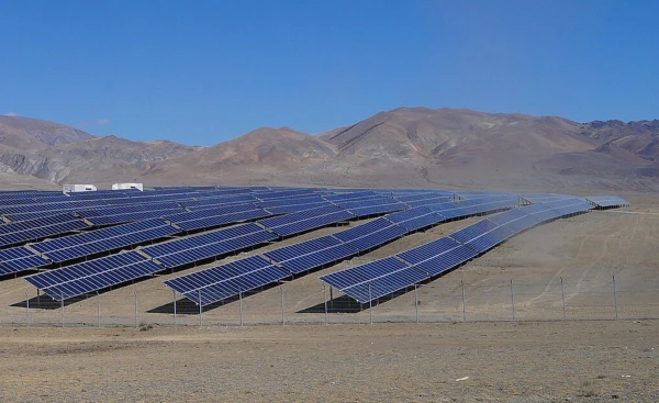 Под этими панелями начинается новая жизнь.