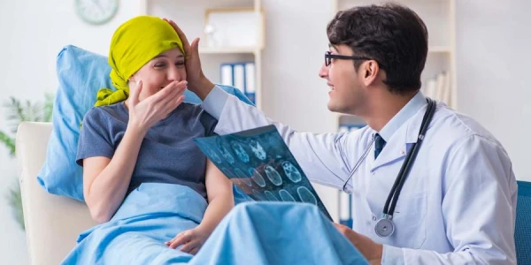 Zāles pret vēzi: Rīgā izstrādāts preparāts onkoloģijas ārstēšanai