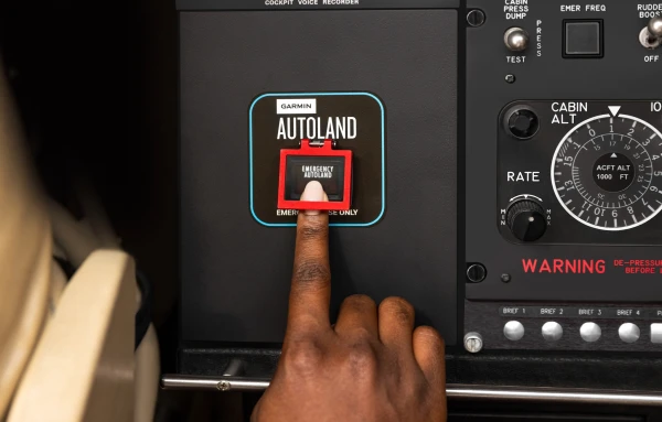 Garmin autopilots pirmo reizi nosēdina lidmašīnu bez cilvēka līdzdalības