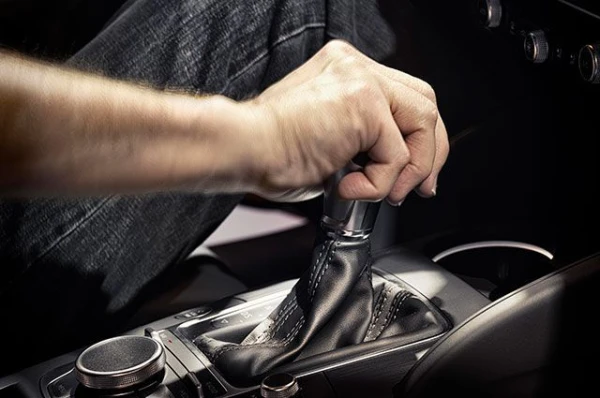 Cik ilgi pēc alkohola lietošanas jāgaida, lai varētu sēsties pie stūres?