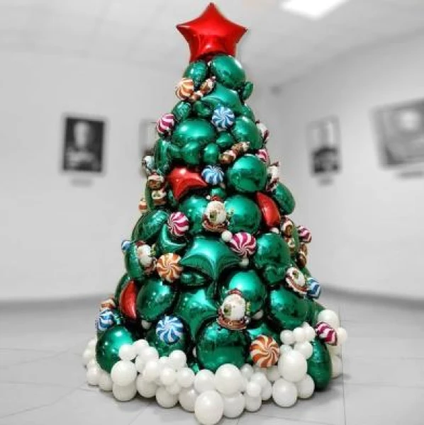 Bez stresa un caurvējiem: eksperts norādīja uz 5 kļūdām Ziemassvētku egles uzstādīšanā