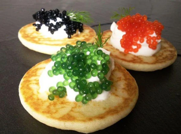 Trīs kaitīgākās uzkodas uz Jaungada galda un to veselīgākās alternatīvas