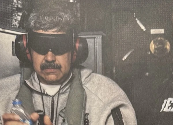 Tramps publicēja foto ar aizturēto Maduro