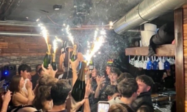 Šveicē sāk izmeklēšanu pret bāra, kur notika traģiskais ugunsgrēks, vadītājiem