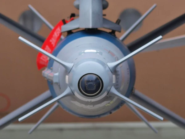 Индия закупает израильские комплекты, превращающие "глупые" бомбы в высокоточные боеприпасы.