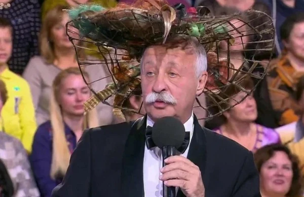 «Gribēja apkrāpt!» Jakuboviča dēls izglābis viņu no telefonkrāpniekiem