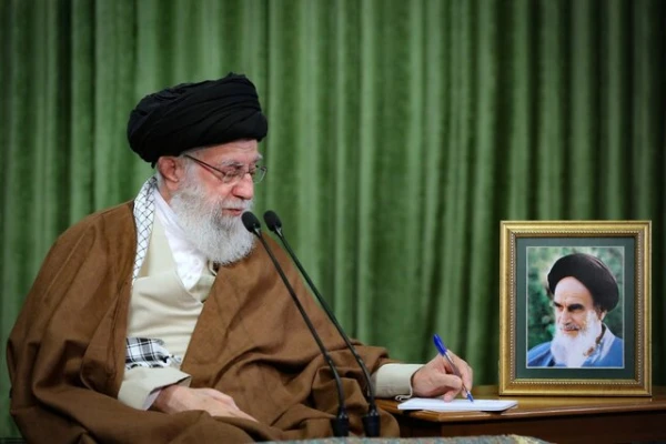 Mediji: ajatolla Hamenei gatavs bēgt uz Maskavu
