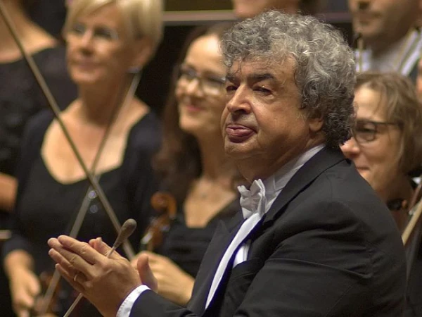 Его талант оценили знатоки музыки по всему миру.