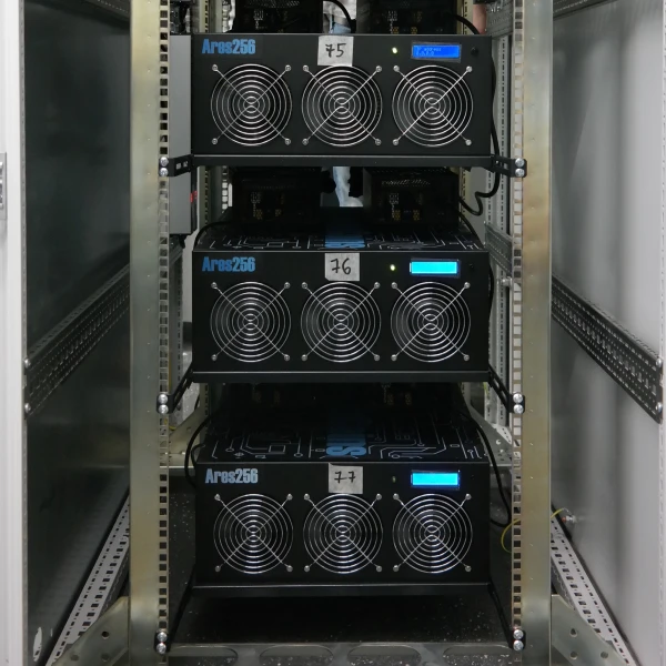 Печатание виртуальных денюжек требует многого электричества.