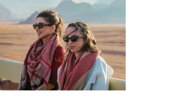 Pasaules skaistākā karaliene 55 gadu vecumā devās uz tuksnesi