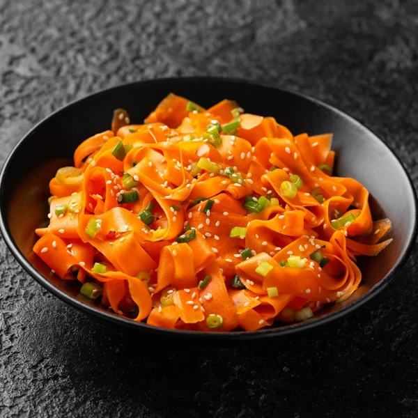 Modīgi «retinola» salāti: vai tie ir noderīgi ādai un kā tos pagatavot