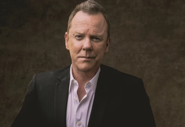 Par uzbrukumu auto vadītājam aizturēts aktieris Kīfers Saterlends