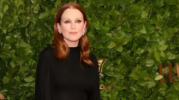 Джулиана Мур