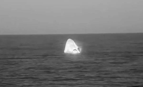 Astronauta veselības problēmu dēļ NASA misija priekšlaicīgi atgriezusies no SKS