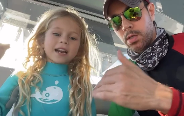 Kurņikovas un Iglesiasa meita aug par īstu skaistuli