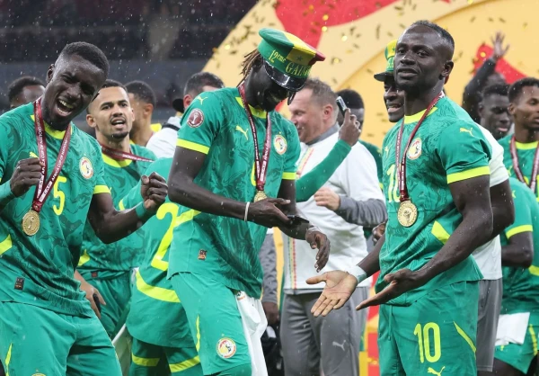 Senegālas prezidents pēc valsts izlases uzvaras Afrikas kausā izsludināja apmaksātu brīvdienu valstī