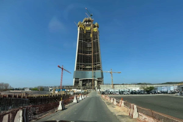 Возведение объекта идет ударными темпами.