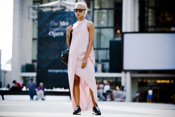 Pārbaudiet savu stila izjūtu: 5 kombinācijas, kuras Kristiāns Diors uzskatīja par bezgaumīgām