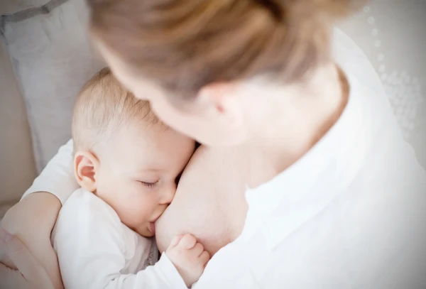 Малыш и не знает, что несет ему взрослый мир.