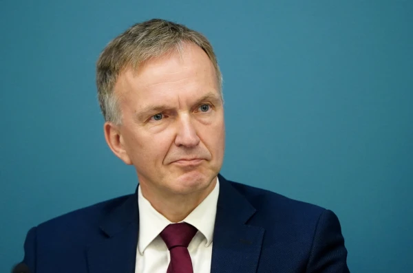 Vēstnieks: Krievija un tās sabiedrotie ļoti prasmīgi izmanto spraugas starp sankciju režīmiem