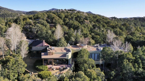 Par 6 000 000 USD pārdod Holivudas zvaigznes noslēpumainās nāves vietu