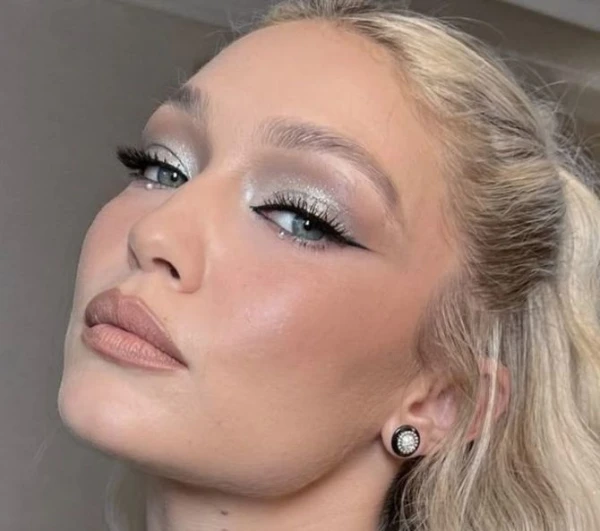 Ziemas grims: tendences ar uzsvaru uz mirdzumu un noturību