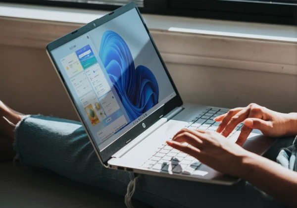 Windows 11 sasniegusi miljardu lietotāju