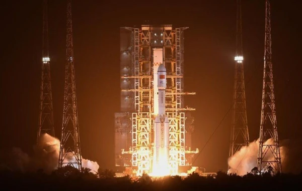 Kā Dievs dos! Drīzumā Latvijā var nokrist liels ķīniešu raķetes fragments