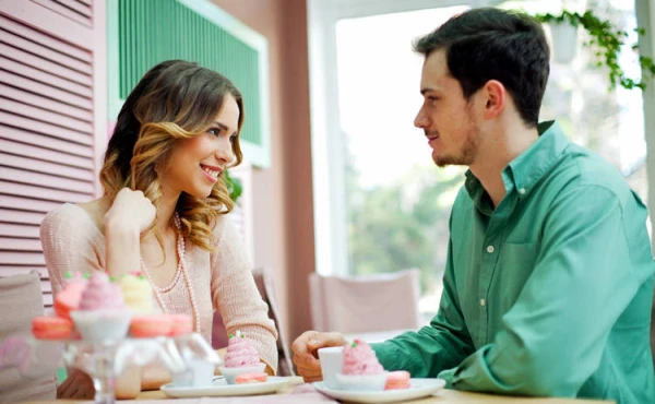 50 jautājumi, kas palīdzēs pirmajā randiņā