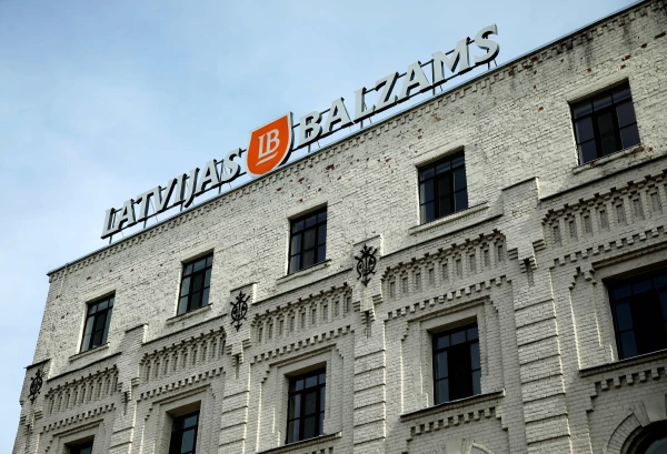 Miljardieram Šefleram piederošais «Latvijas Balzams» atzījies, ka nav samaksājis parādus Latvijai